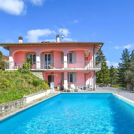 Holiday home Awesome In